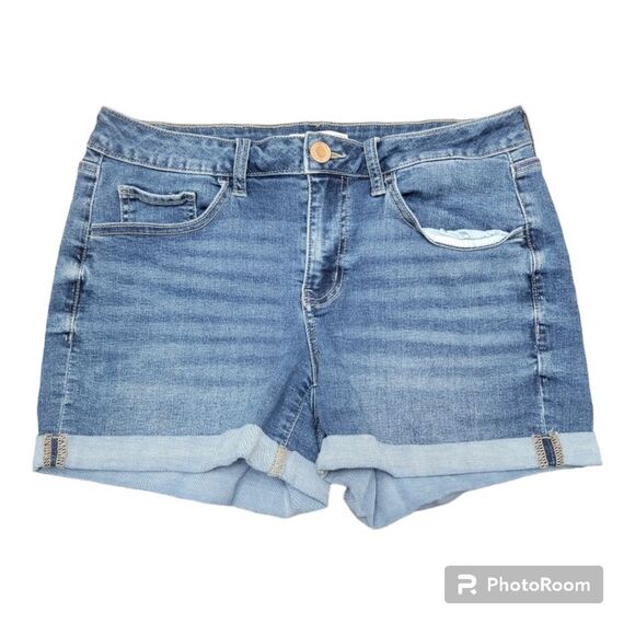 SO Jean Low Rise Midi Short Cuffed Hem Mid Wash Denim Y2K 5 Pockets Size 13/31W - Picture 1 of 5